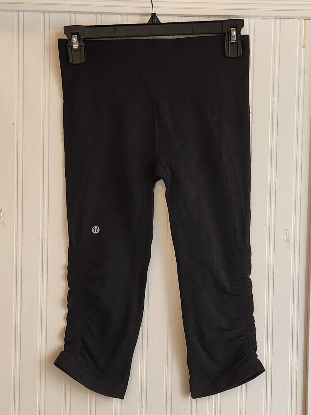 LULULEMON In the Flow Ruched Capri Leggings - Sz 4 - Picture 3 of 5